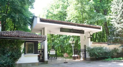 Две сгради от резиденция &bdquo;Липник&ldquo; заменени от сина на Мишо Бирата