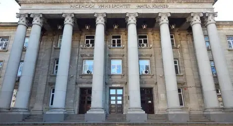 Коронавирусът погуби двама преподаватели в университета, отиде си и ексректорът Митьо Кънев