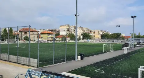 Проверяват системата за защита от мълнии на стадиона Проверяват системата за защита от мълнии на стадиона