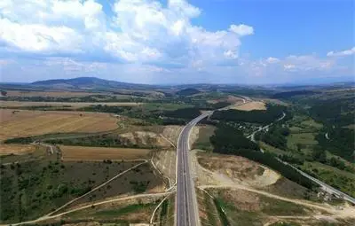 Прокуратурата подхваща дупките по пътищата