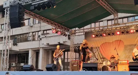 Голям концерт на любими групи постави началото на предизборната кампания за втори мандат на Пенчо Милков под мотото  &bdquo;С Русе в сърцата!&ldquo;&nbsp; /галерия/