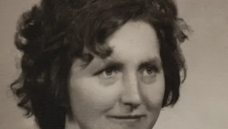 7. Трифонка Романова Попниколова &ndash; учителка. Видна общественичка. Просветник на 17. низова организация в Поликрайще. Авторка на сценарии, режисьорка и постановчик на възстановки на народния бит и обичаи