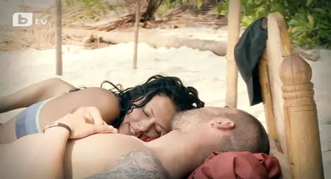 Нова романтична двойка в Нага Нова романтична двойка в Нага