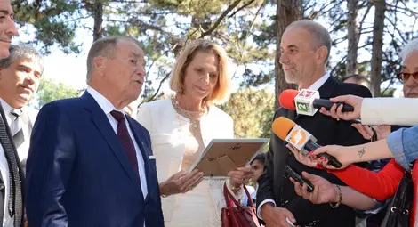 Д-р Иван Стоянов с Игнат Канев и съпругата му Диди при последното им гостуване в Русе.  Снимка: Архив &bdquo;Утро&ldquo;