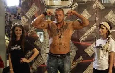 Бойците от "Максфайт" на кантара днес в "Мол Русе"