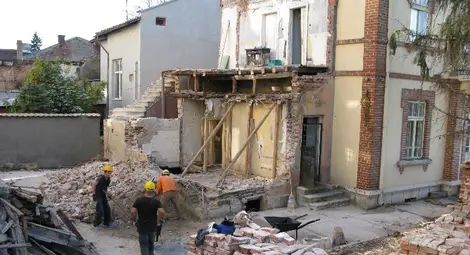 Ремонтът на музея &bdquo;Баба Тонка&ldquo; тръгна повторно след година