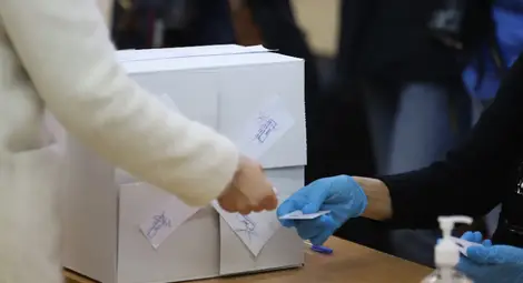 Повечето политици гласуваха с призиви за промяна