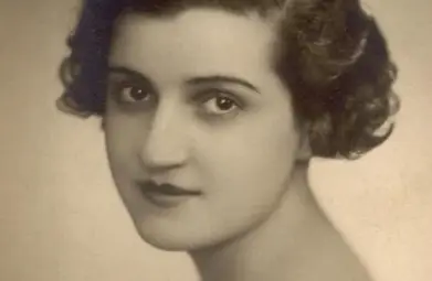 Първата Мис България - с естествена хубост от Балкана и изискани обноски от Русе