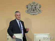 Напрежение сред реформаторите - Лукарски скочи на ген.Атанасов