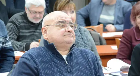 Управителят на здравните заведения &bdquo;Медика&ldquo; д-р Кирил Панайотов не участва в гласуването, за да не бъде в конфликт на интереси.  Снимка: Красимир СТОЯНОВ