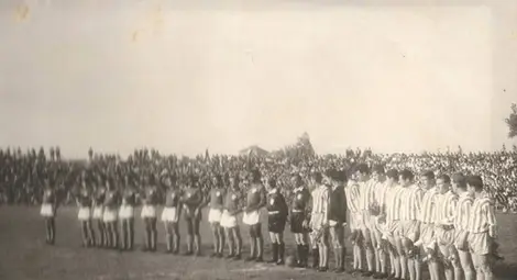 И този кадър говори, че Гунди играл под наем за &bdquo;Дунав&ldquo; в срещата с &bdquo;Португеза&ldquo;.