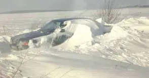 Четири смели жени цяла нощ спасявали закъсали в преспите хора и автомобили