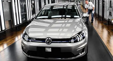 Porshe въведе абонамент за пилотни автомобили в Румъния