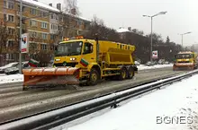 Падна сняг, шофьорите да са подготвени за зимни условия