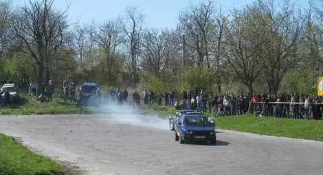 Дрифт шоу събра над 6300 лева за лечението на Емо и Добри