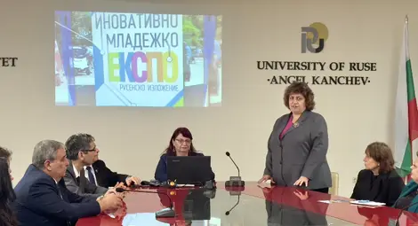 Новото ръководство на Русенския университет се срещна с директорите на училища от областта