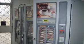 Две наркоманчета разбили кафеавтомат за пари за дрога