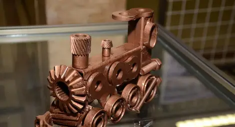 Стари авточасти оживяха като приказни скулптури