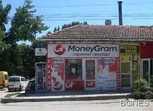 Маскирани и с газов пистолет задигнаха 120 хил. лв. в центъра на Дулово