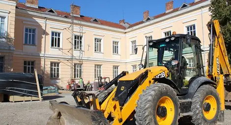 Бойлер за 750 литра &bdquo;изчезнал&ldquo; от проекта за ремонт на гимназията