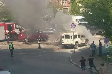 Стар джип изгоря на опашка за регистрация пред КАТ Стар джип изгоря на опашка за регистрация пред КАТ