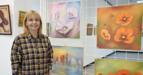 Макове и люляци са нацъфтели в картините на Галина Тодорова