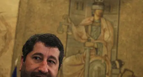 Правосъдният министър "замразява" съдебната реформа до изборите