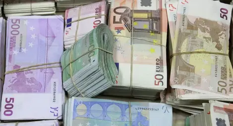 Нов удар на ало апаши: &euro;5500, 1800 лв. и злато летят през балкона