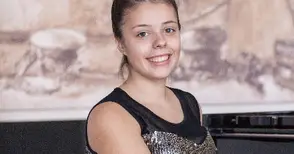 15-годишната Катрин ще свири в Нюкасъл