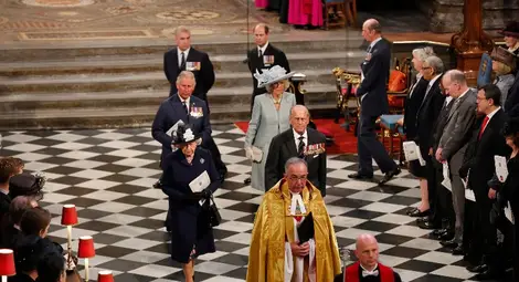 Елизабет II на църковна служба в памет на загиналите във Втората Св. война