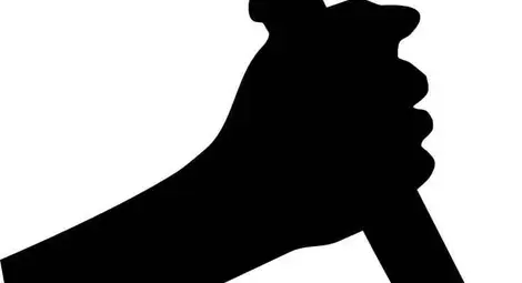 43-годишна си заби нож в корема след скандал със сина си 43-годишна си заби нож в корема след скандал със сина си