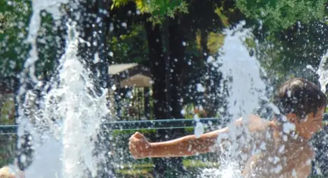 Най-високата температура към 15.00 ч. в страната е измерена в Сандански – 41 градуса Най-високата температура към 15.00 ч. в страната е измерена в Сандански – 41 градуса