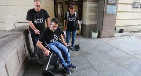 Баща оставя детето си с увреждания на грижите на Борисов за ден