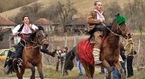 Над 4000 души черпят на Тодоровден в Русе