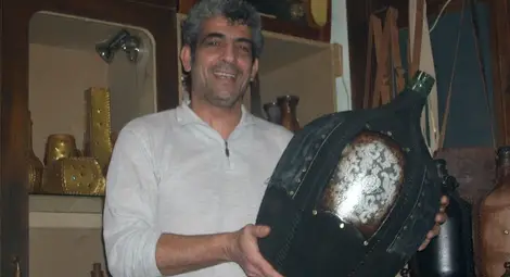 Изкуството да създаваш красота от  кожа показва майстор Ануар Шалгин