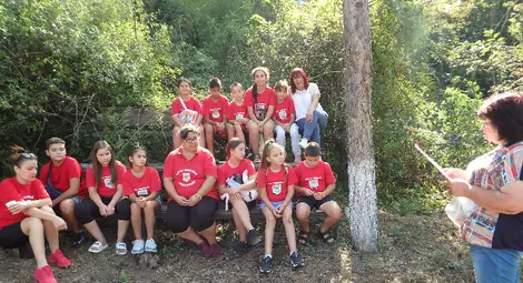 Клуб &bdquo;Родолюбие&ldquo; в Ценово приключва лятната академия със стрелба /галерия/