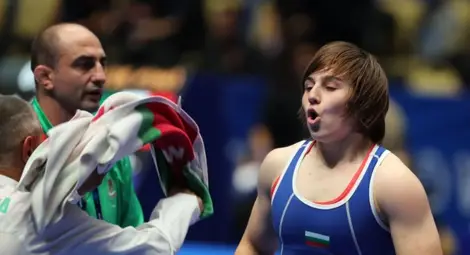 К-19 спря Биляна на път за Белград, Юлияна прави чудеса в сръбската столица К-19 спря Биляна на път за Белград, Юлияна прави чудеса в сръбската столица