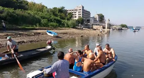 32-ма се впуснаха в надпревара по преплуване на Дунав при Силистра