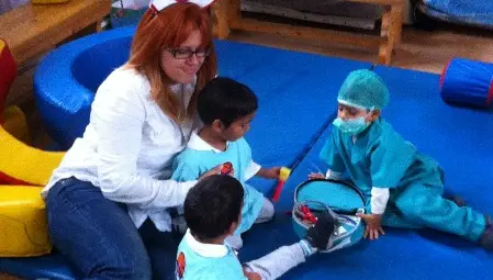 Карнавал събра за четвърти път деца и новите им родители