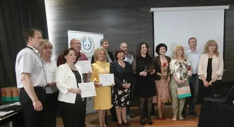 Отличените учители, директори и общински ръководители.  Снимка: Авторът