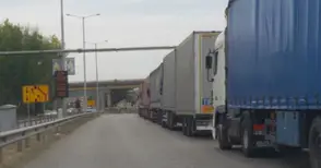 С още месец удължиха отпушването на тапата при Дунав мост