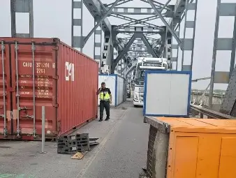 Възобновено е движението по Дунав мост след инцидент&nbsp;с един от фургоните на съоръжението заради силен вятър&nbsp;