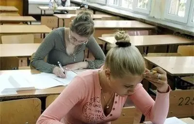 По две, вместо по 3 матури, ще държат учениците в гимназиите