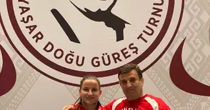 Дудова със злато, Вангелов с бронз на „Яшар Догу“