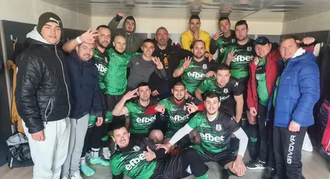 ФК "Смирненски" направи сериозна заявка за класиране на областни финали след победа с 3:1 в Бъзън.