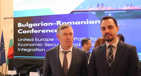 Двамата министри на среща в Русе: Загубите от неприемането на България и Румъния в Шенген са значителни /галерия/