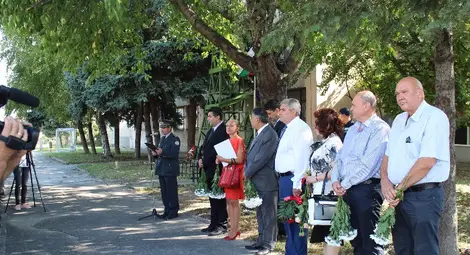 Осем пожарникари наградени за професионалния им празник