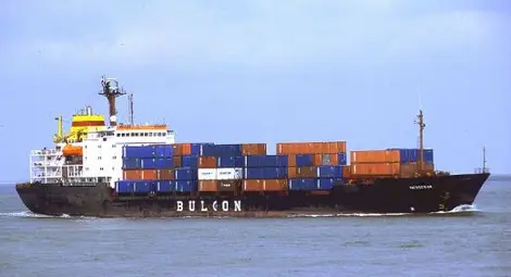 Измъкнаха на буксир заседналия кораб във Варненския залив