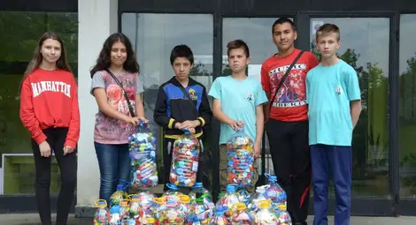 Деца помагат на дете - 28 туби с капачки за Мими от &bdquo;Васил Априлов&ldquo;