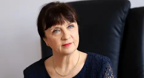 Няма причина да се намалява учебния материал за матурите